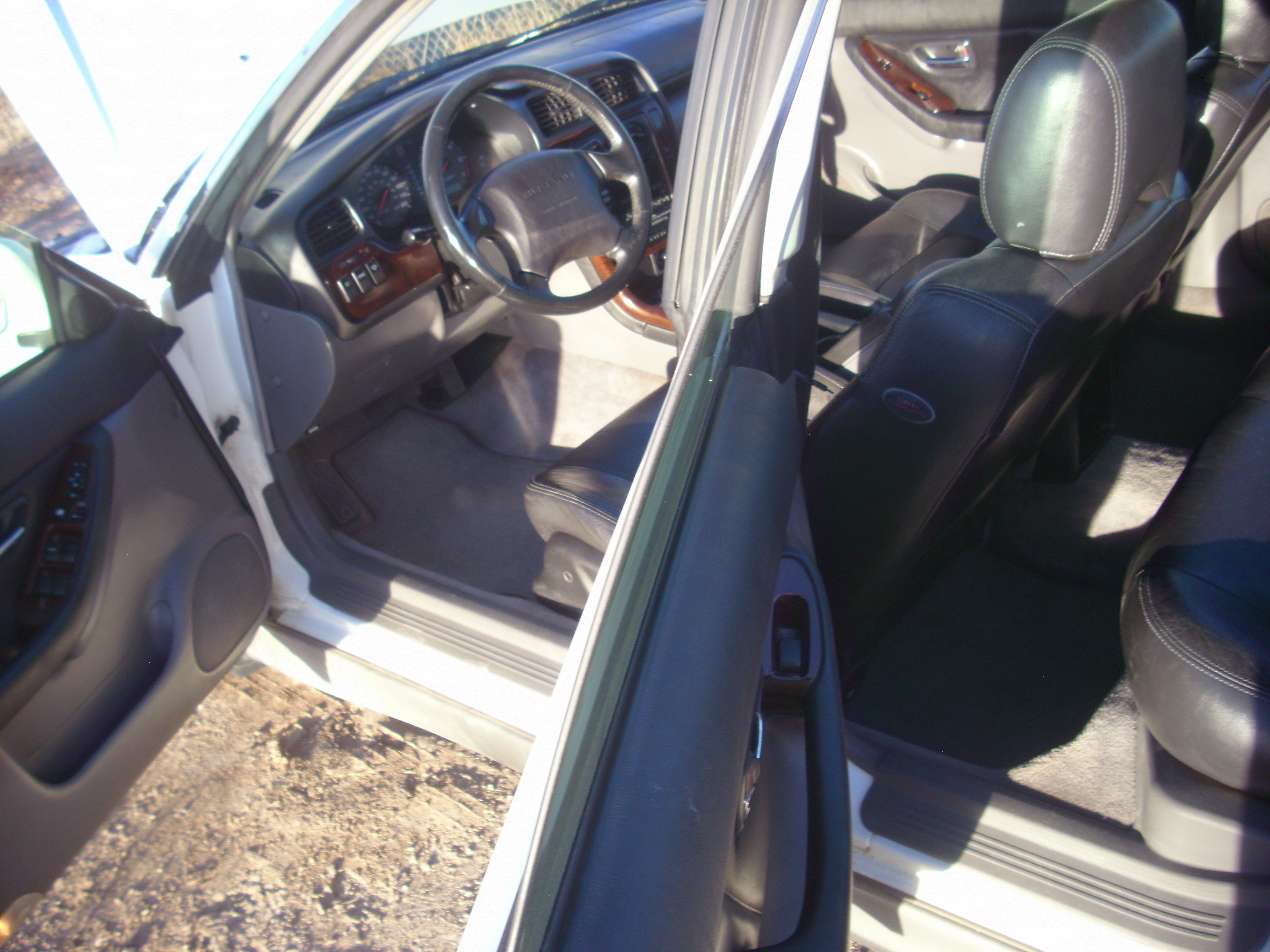 2000 Subaru Outback Sedan interior