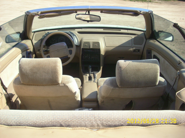 1995 Chrysler LeBaron interior